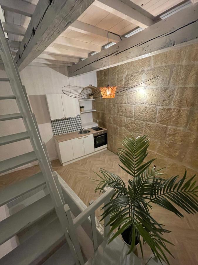 Greenery Apartment Meynes Bagian luar foto